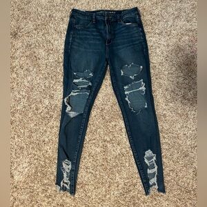 dark wash American eagle jeans. high waisted.